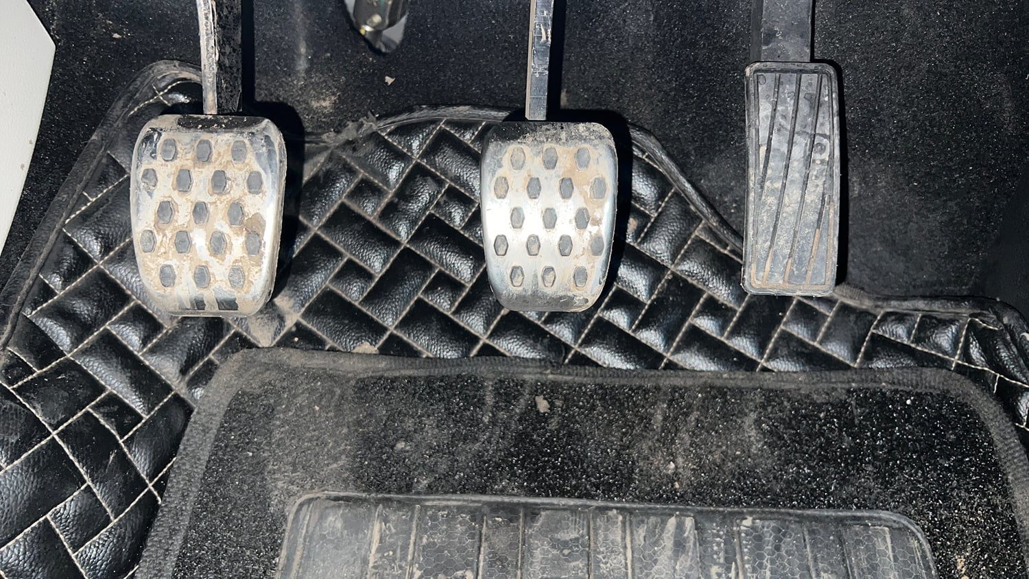 Used 2024 Mahindra XUV 3XO AX5L 1.2 Petrol Petrol Manual interior PEDALS VIEW