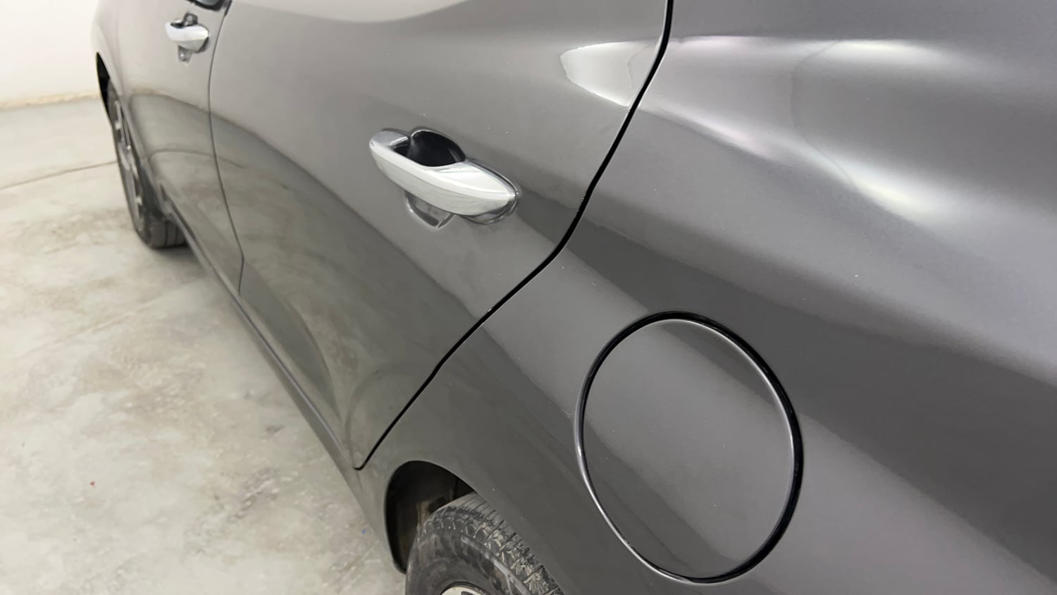 Used 2023 Hyundai Aura SX 1.2 CNG Cng Manual dents MINOR SCRATCH