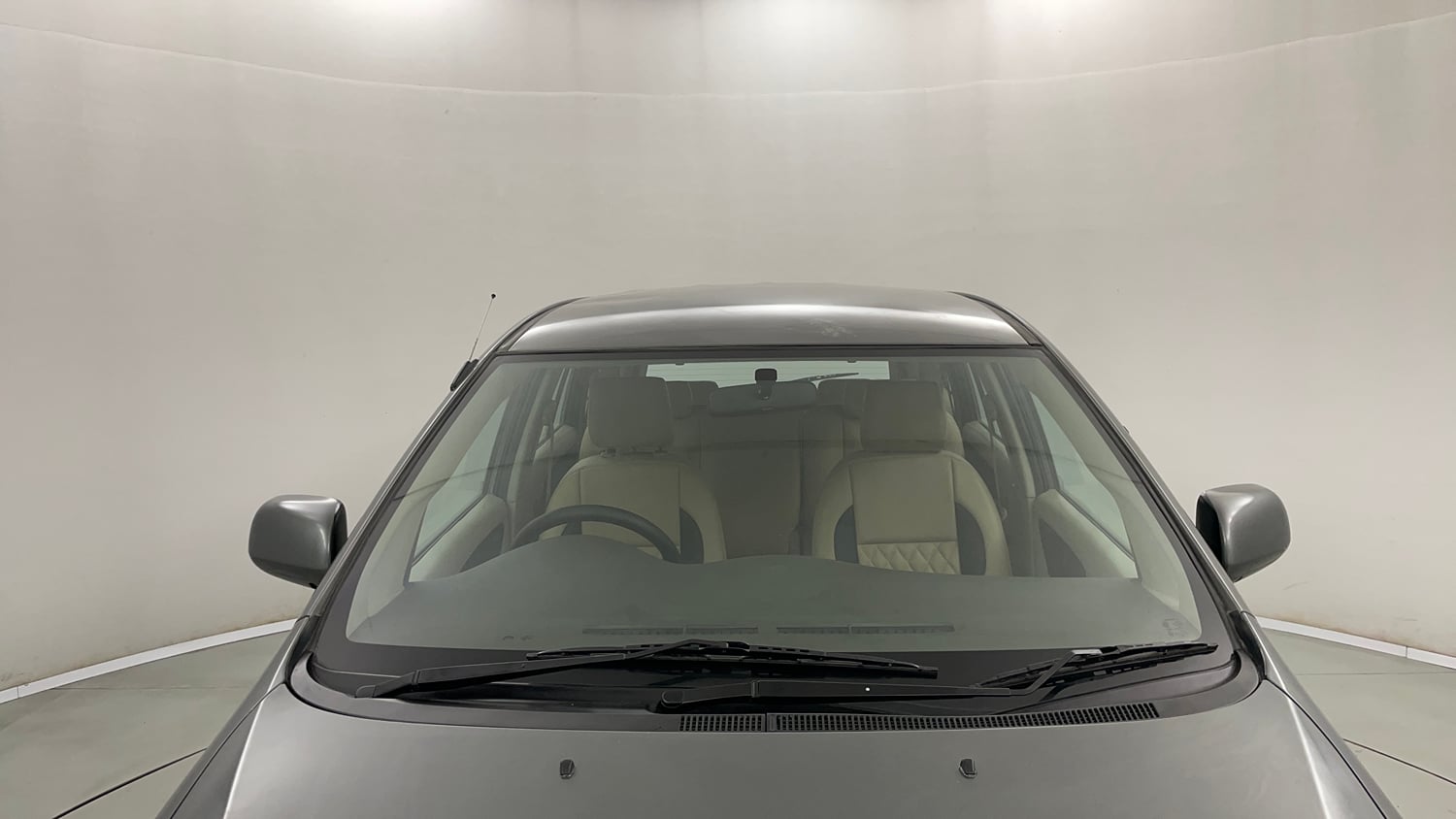 Used 2013 Toyota Innova 2.5 GX 8 STR BS-III Diesel Manual exterior FRONT WINDSHIELD VIEW