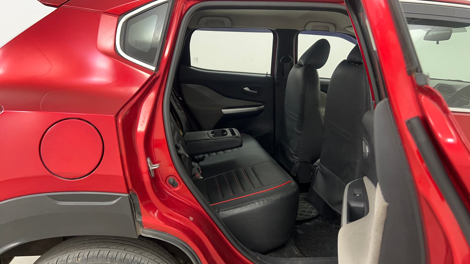 Used 2022 Nissan Magnite XV Executive Petrol Manual interior RIGHT SIDE REAR DOOR CABIN VIEW