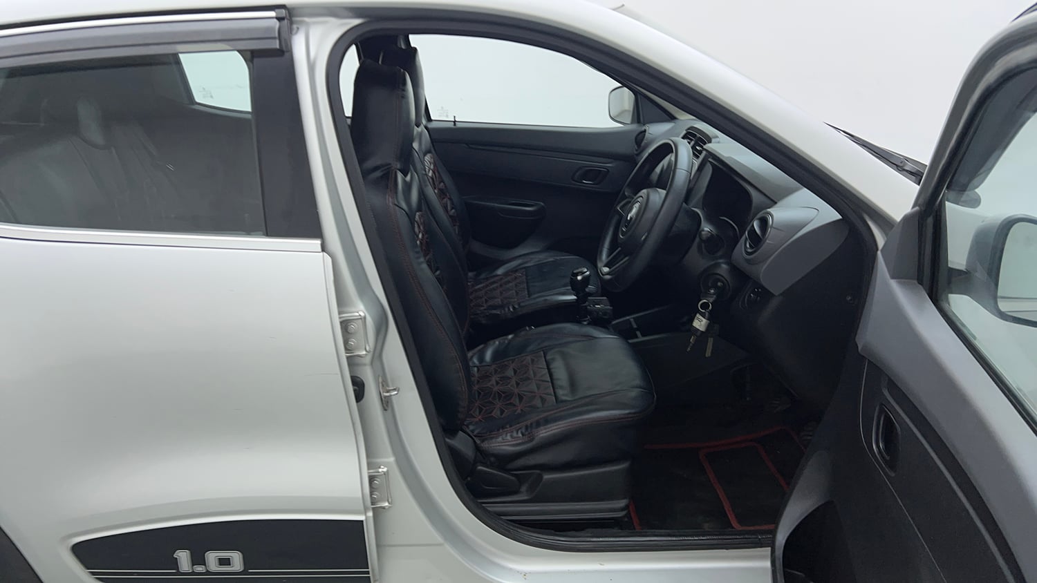 Used 2022 Renault Kwid RXT 1.0 (O) Petrol Manual interior RIGHT SIDE FRONT DOOR CABIN VIEW