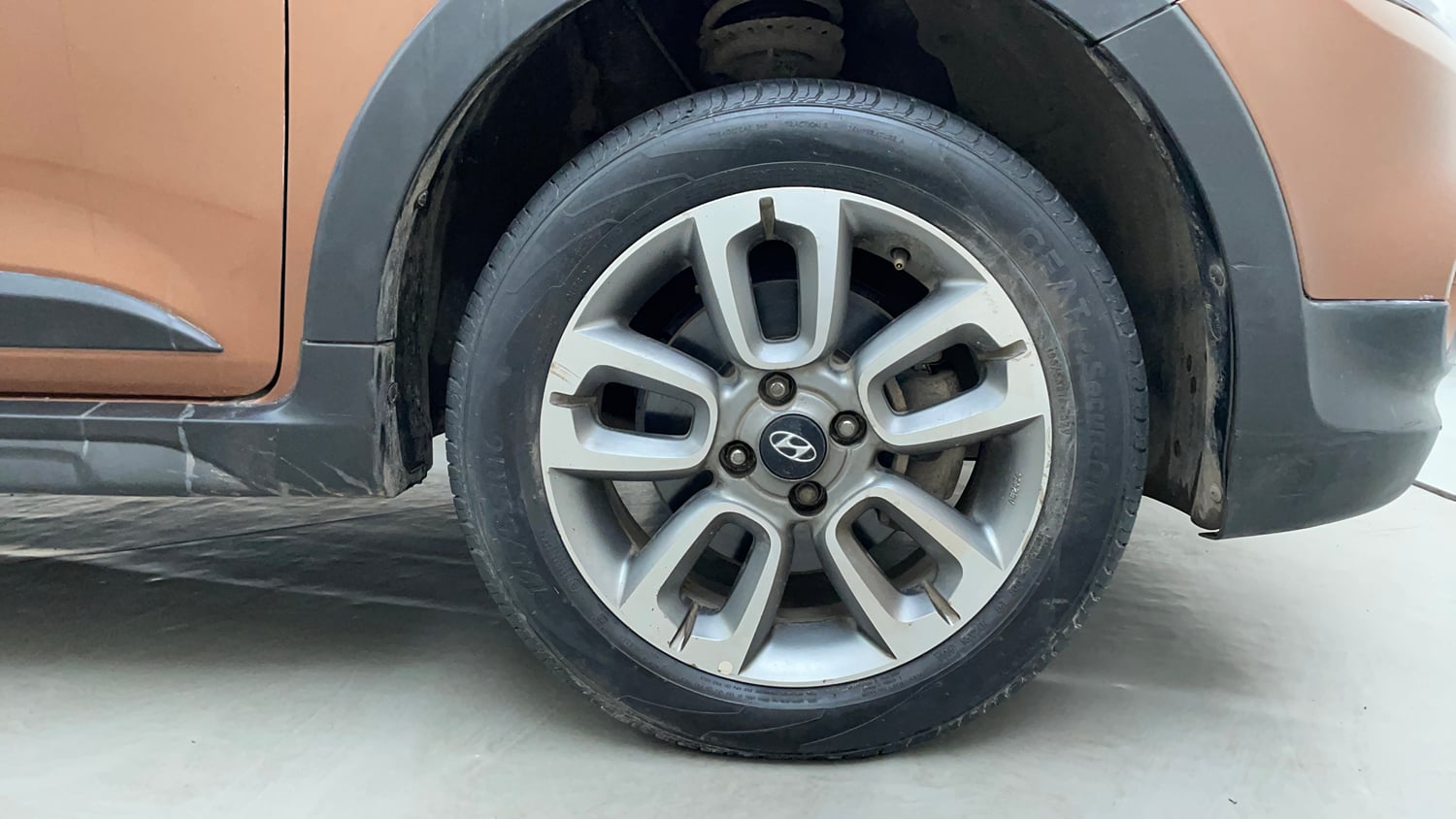 Used 2016 Hyundai i20 Active 1.2 SX Petrol Manual tyres RIGHT FRONT TYRE RIM VIEW