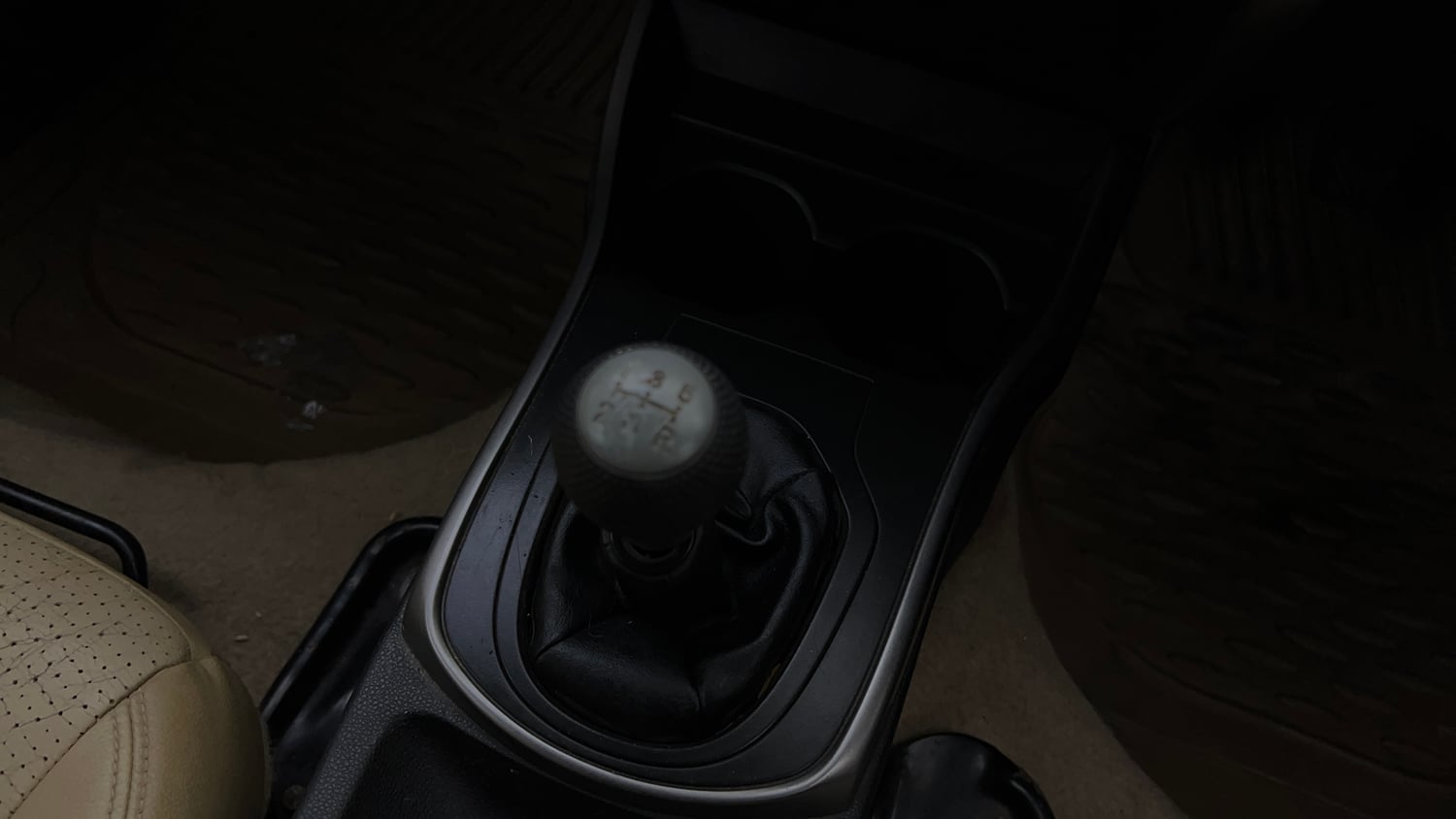 Used 2015 Honda City VX Petrol Manual interior GEAR  KNOB VIEW