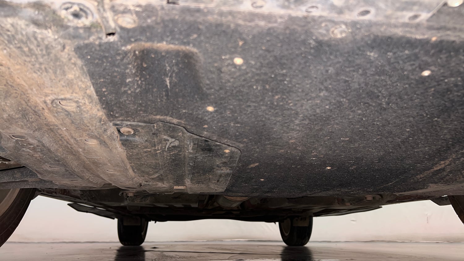 Used 2024 Maruti Suzuki Fronx Delta Plus 1.2L MT Petrol Manual extra FRONT LEFT UNDERBODY VIEW