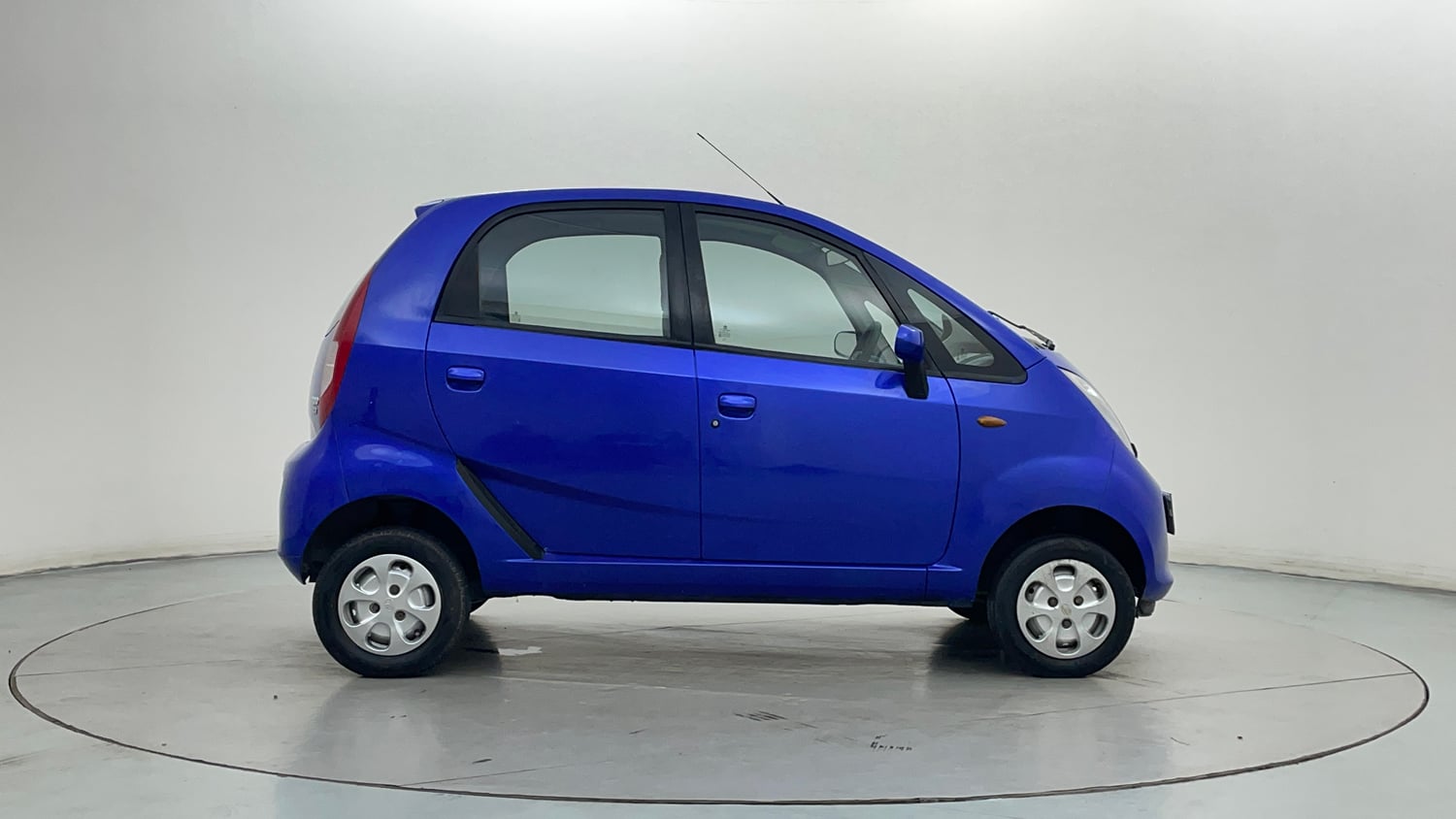 Used 2016 Tata Nano Twist XTA Petrol Automatic exterior RIGHT SIDE VIEW