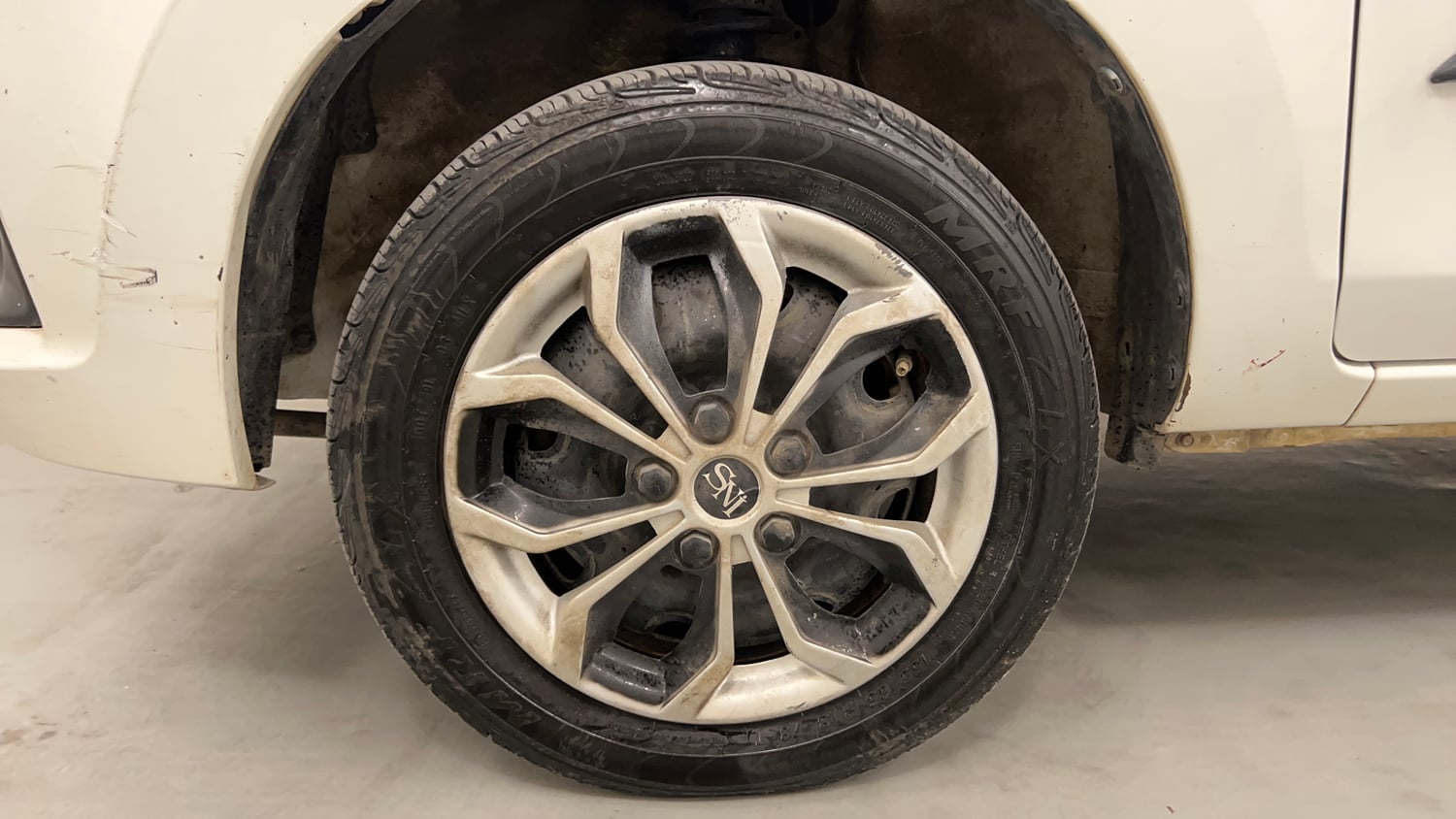 Used 2016 Maruti Suzuki Alto K10 VXi Petrol Manual tyres LEFT FRONT TYRE RIM VIEW