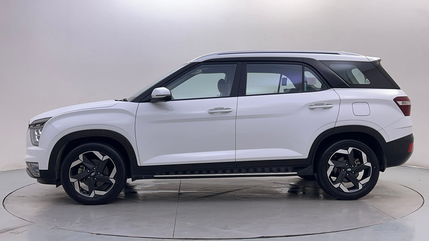 Used 2022 Hyundai Alcazar Signature (O) 6 STR 1.5 Diesel AT Diesel Automatic exterior LEFT SIDE VIEW