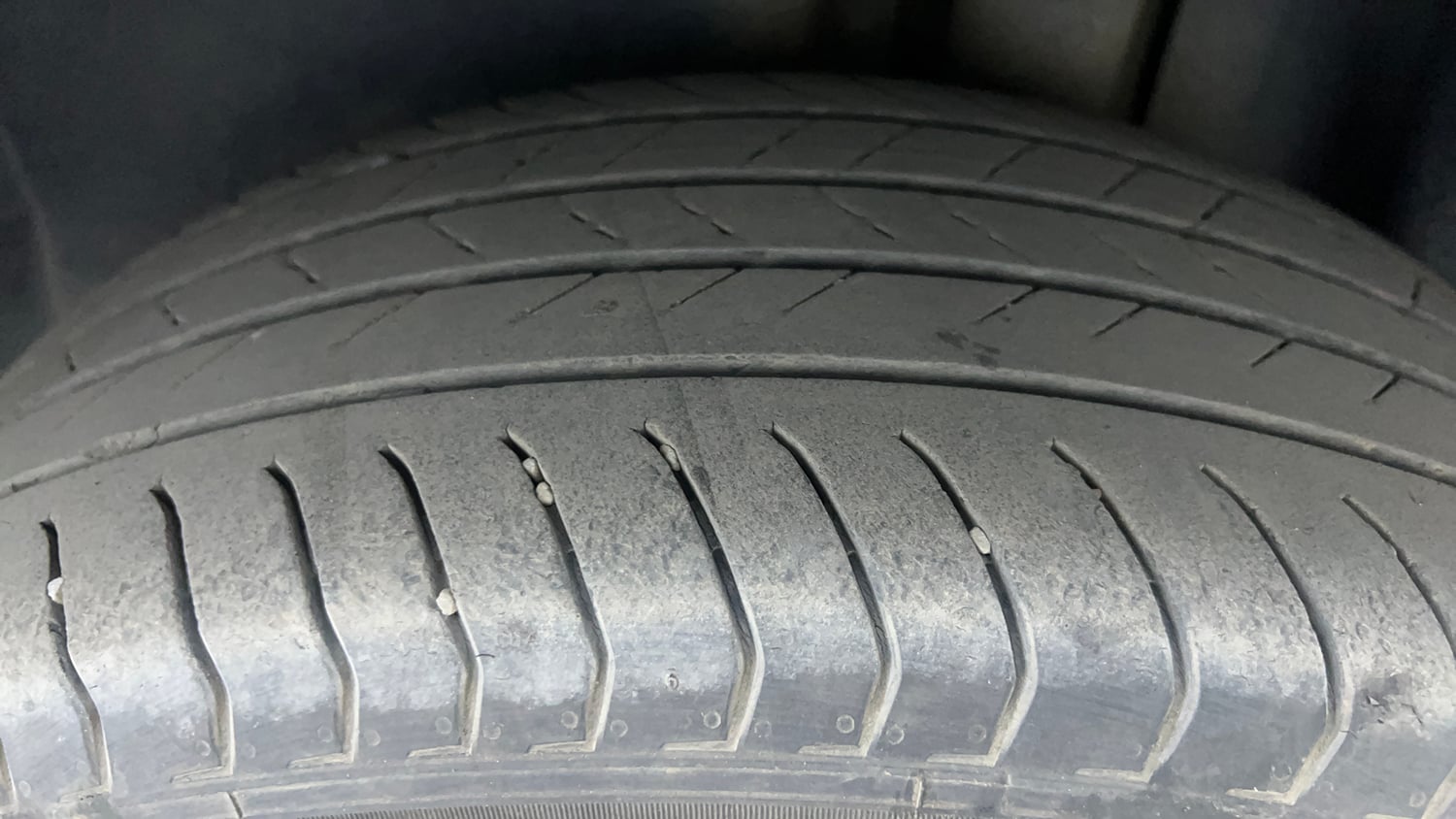 Used 2023 Volkswagen Taigun Topline 1.0 TSI MT Petrol Manual tyres LEFT REAR TYRE TREAD VIEW
