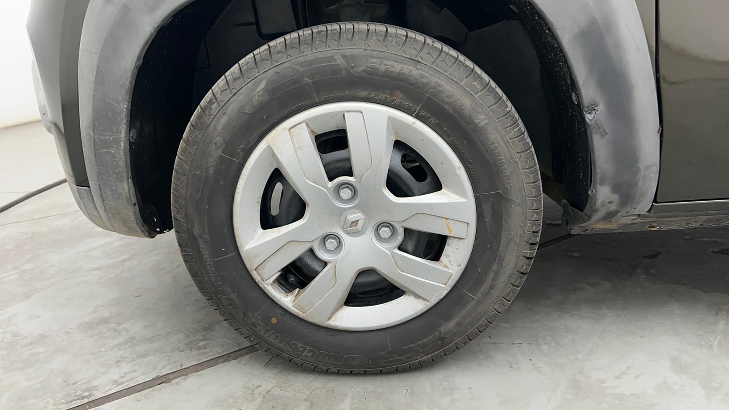 Used 2016 Renault Kwid RXL Petrol Manual tyres LEFT FRONT TYRE RIM VIEW