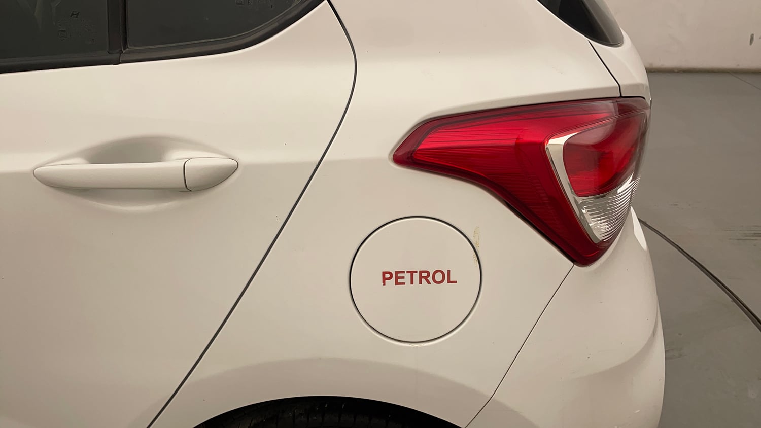 Used 2019 Hyundai Grand i10 Magna 1.2 Kappa VTVT Petrol Manual dents MINOR SCRATCH