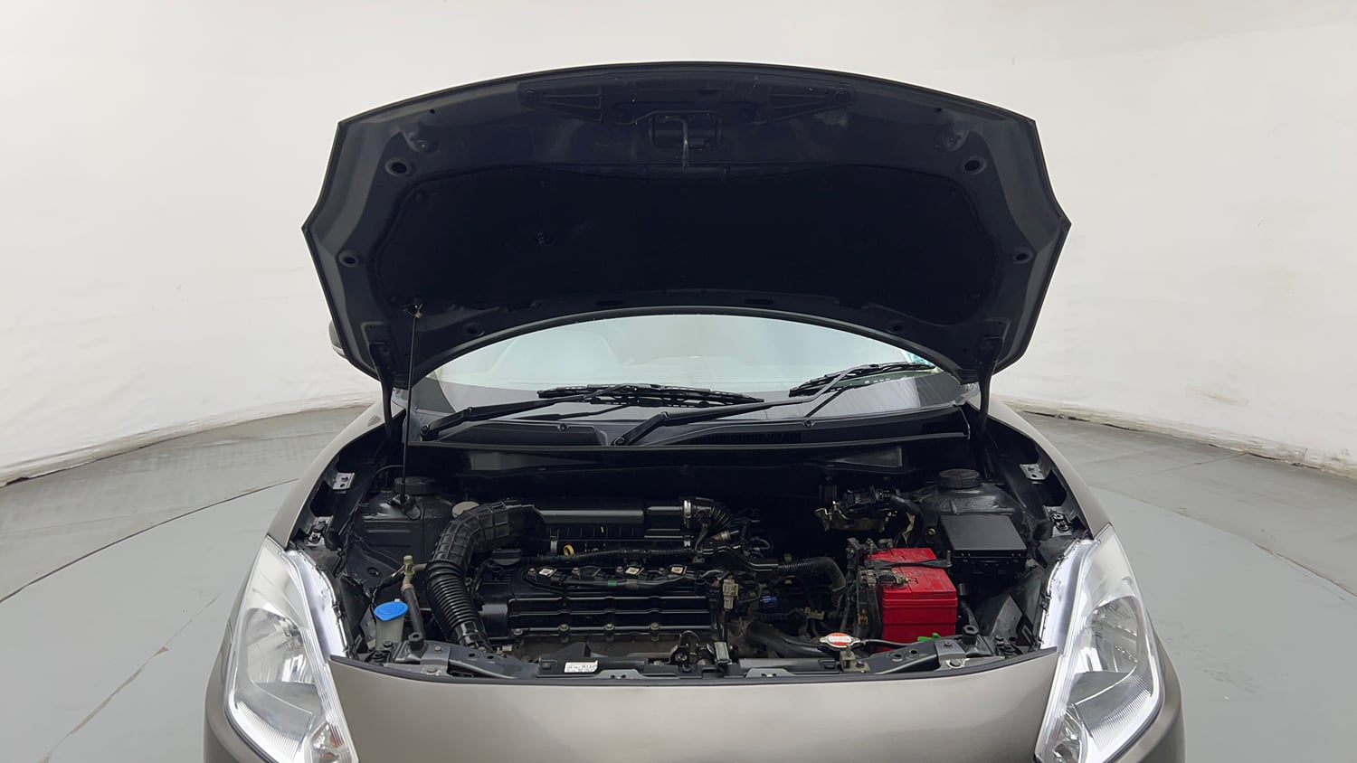 Used 2019 Maruti Suzuki Dzire VXi Petrol Manual engine ENGINE & BONNET OPEN FRONT VIEW