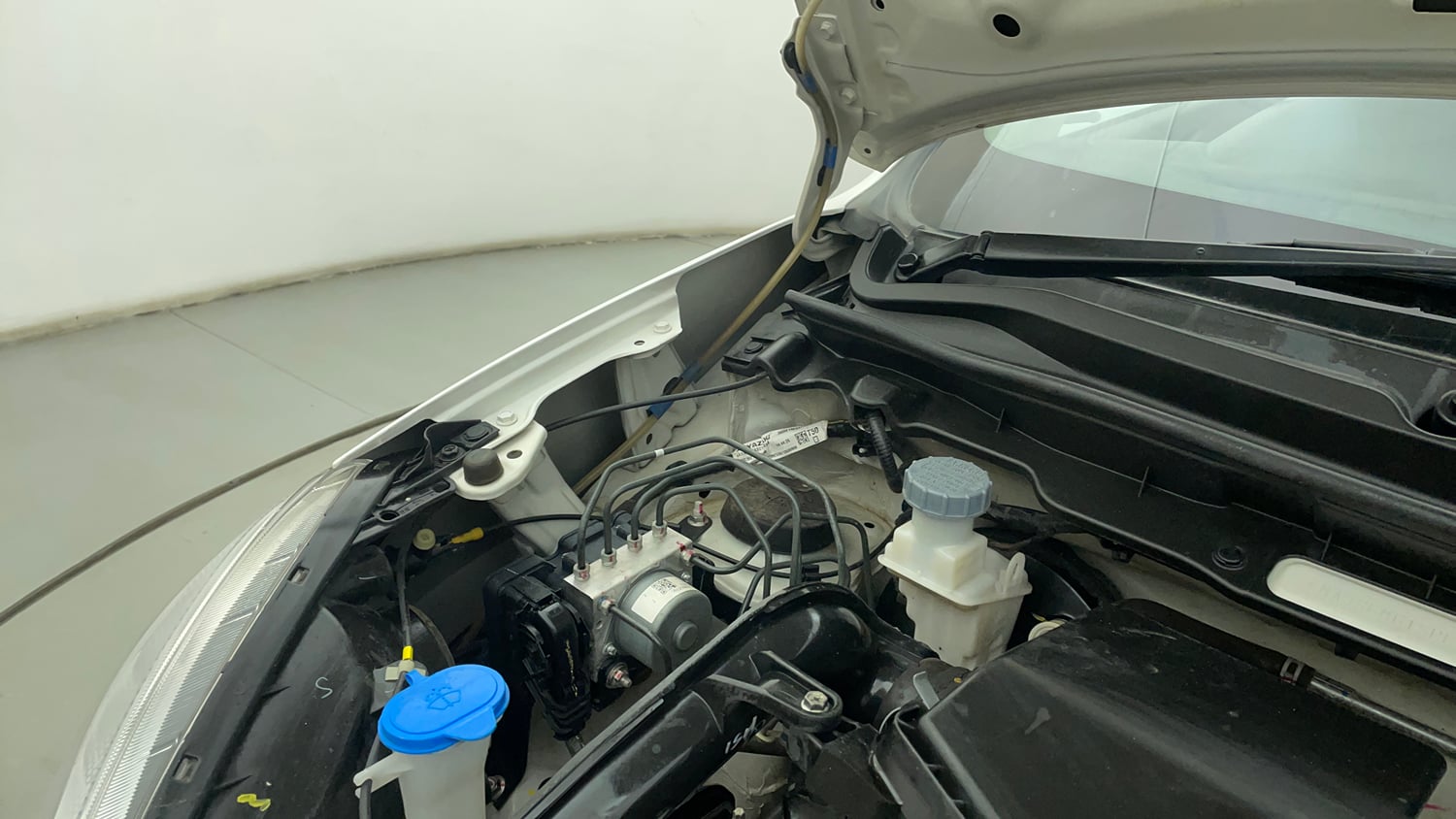 Used 2023 Maruti Suzuki Alto K10 VXi S-CNG Cng Manual engine ENGINE RIGHT SIDE HINGE & APRON VIEW