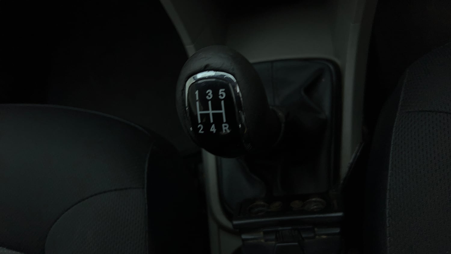 Used 2018 Tata Tiago Revotron XE Petrol Manual interior GEAR  KNOB VIEW