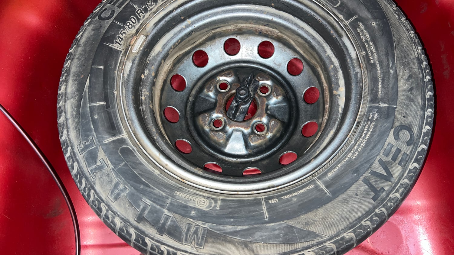 Used 2016 Hyundai Eon D-Lite + Petrol Manual tyres SPARE TYRE VIEW