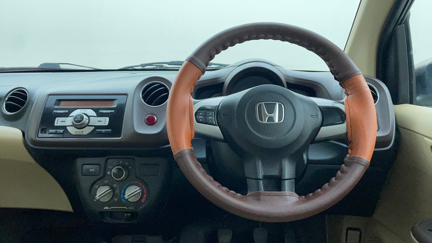 Used 2013 Honda Amaze 1.5 S i-DTEC Diesel Manual interior STEERING VIEW