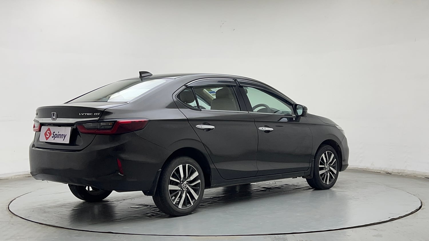 Used 2022 Honda City ZX CVT Petrol Petrol Automatic exterior RIGHT REAR CORNER VIEW