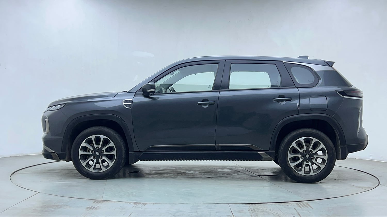 Used 2023 Maruti Suzuki Grand Vitara Delta Smart Hybrid AT Petrol Automatic exterior LEFT SIDE VIEW