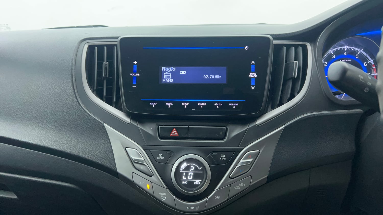 Used 2019 Maruti Suzuki Baleno Delta Petrol Manual interior MUSIC SYSTEM & AC CONTROL VIEW