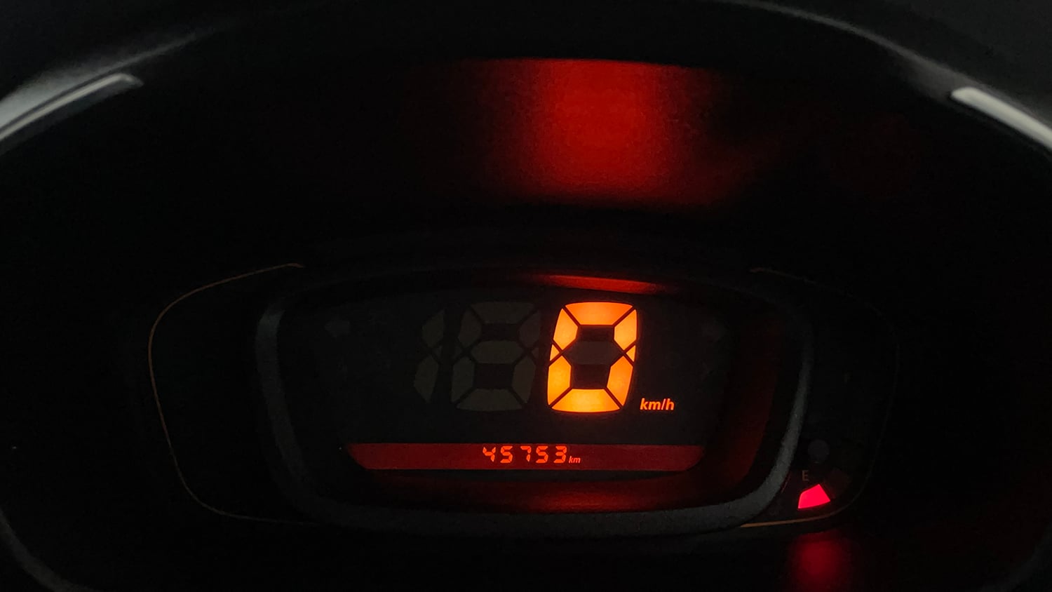 Used 2015 Renault Kwid RXT Petrol Manual interior CLUSTERMETER VIEW