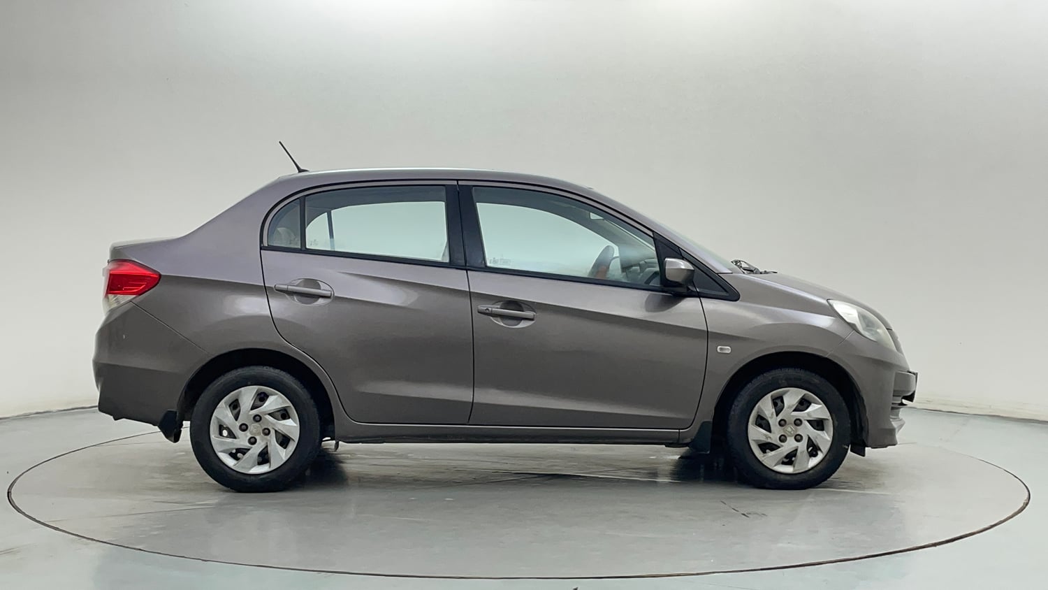Used 2013 Honda Amaze 1.5 S i-DTEC Diesel Manual exterior RIGHT SIDE VIEW