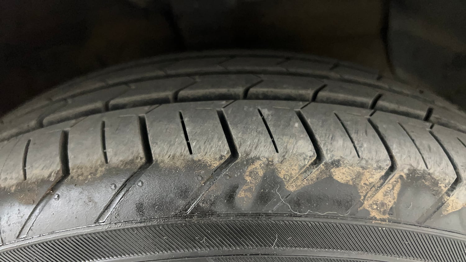 Used 2021 Hyundai Aura SX 1.2 Petrol Petrol Manual tyres RIGHT FRONT TYRE TREAD VIEW