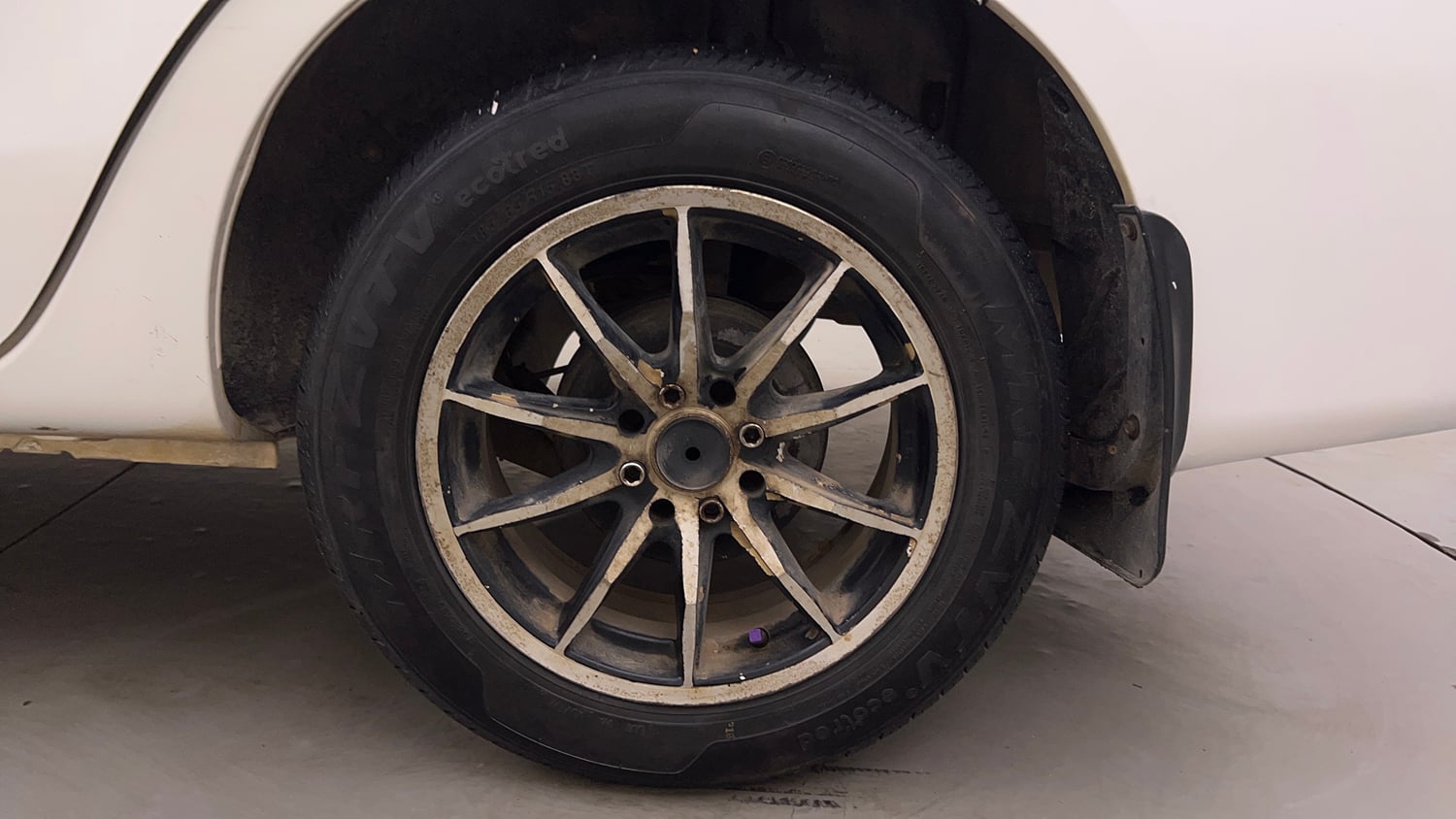 Used 2014 Toyota Etios G Petrol Manual tyres LEFT REAR TYRE RIM VIEW