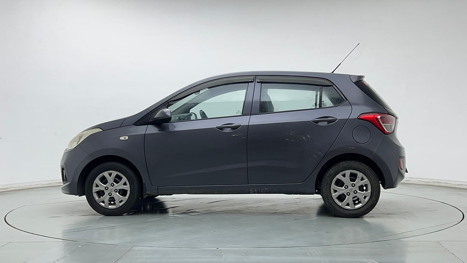 Used 2015 Hyundai Grand i10 Magna 1.2 Kappa VTVT Petrol Manual exterior LEFT SIDE VIEW