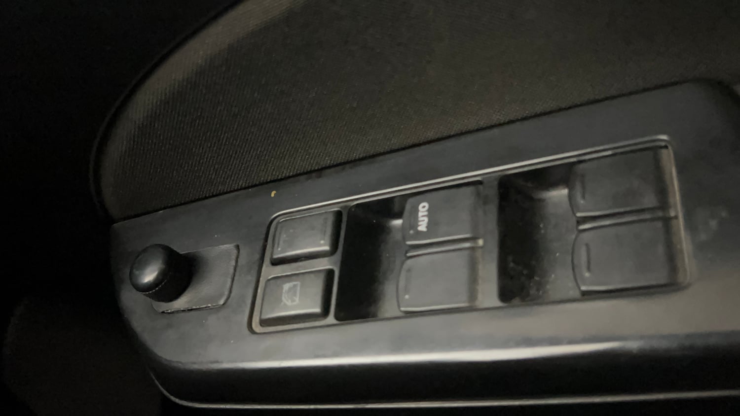 Used 2015 Maruti Suzuki Swift VXi Petrol Manual top_features Power windows