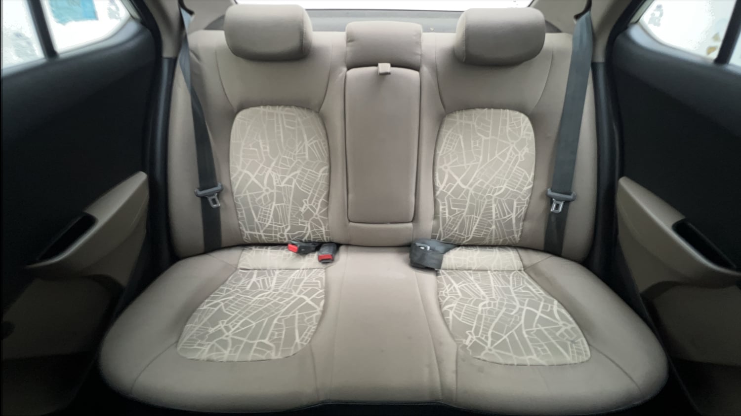 Used 2017 Hyundai Xcent Base ABS 1.2 Petrol Manual interior REAR SEAT CONDITION VIEW