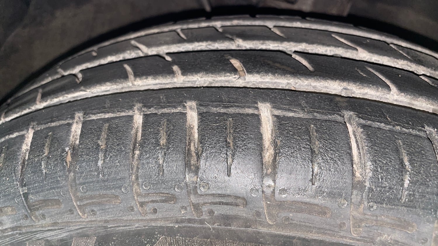 Used 2022 Hyundai Grand i10 Nios Magna 1.2 Kappa VTVT Petrol Manual tyres RIGHT FRONT TYRE TREAD VIEW