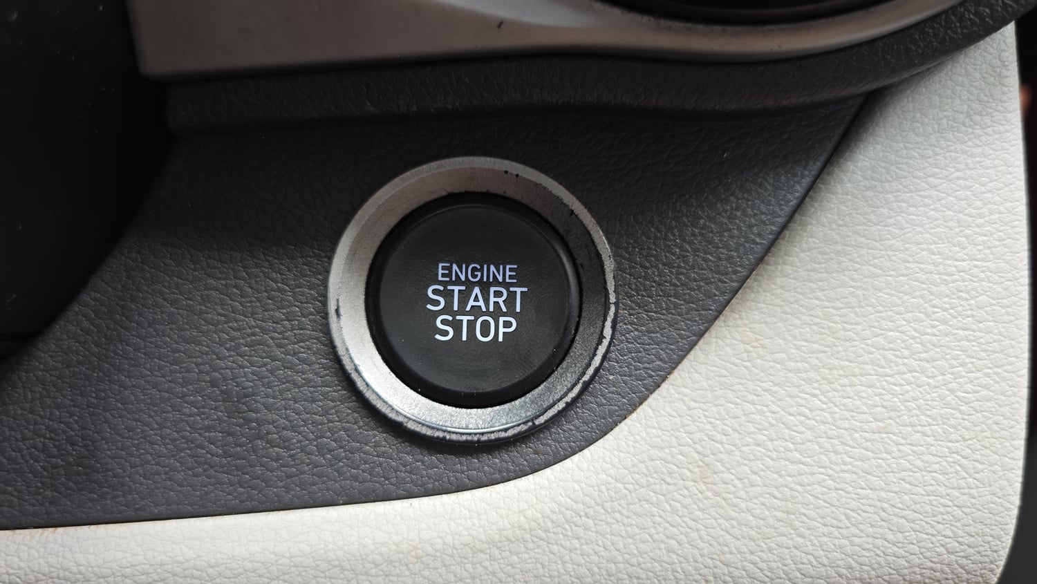 Used 2020 Hyundai Grand i10 Nios Asta 1.2 Kappa VTVT Petrol Manual top_features Keyless start