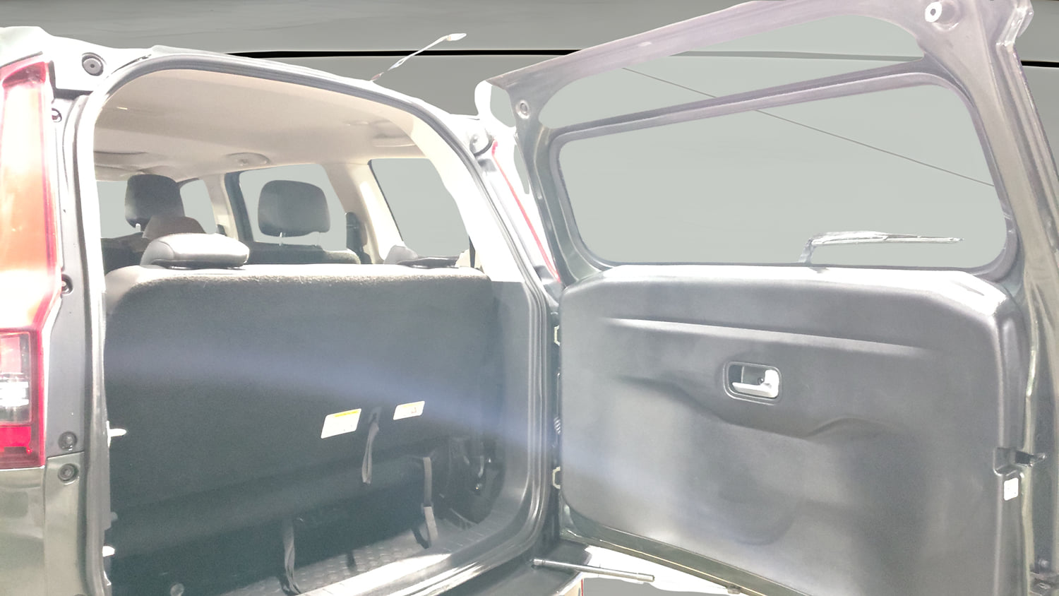 Used 2022 Mahindra Scorpio N Z8 L Petrol MT 7 STR Petrol Manual interior DICKY DOOR OPEN VIEW