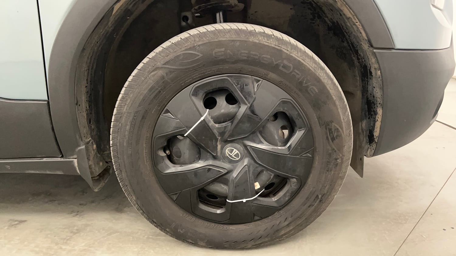Used 2025 Tata Punch Adventure Plus iCNG Cng Manual tyres RIGHT FRONT TYRE RIM VIEW