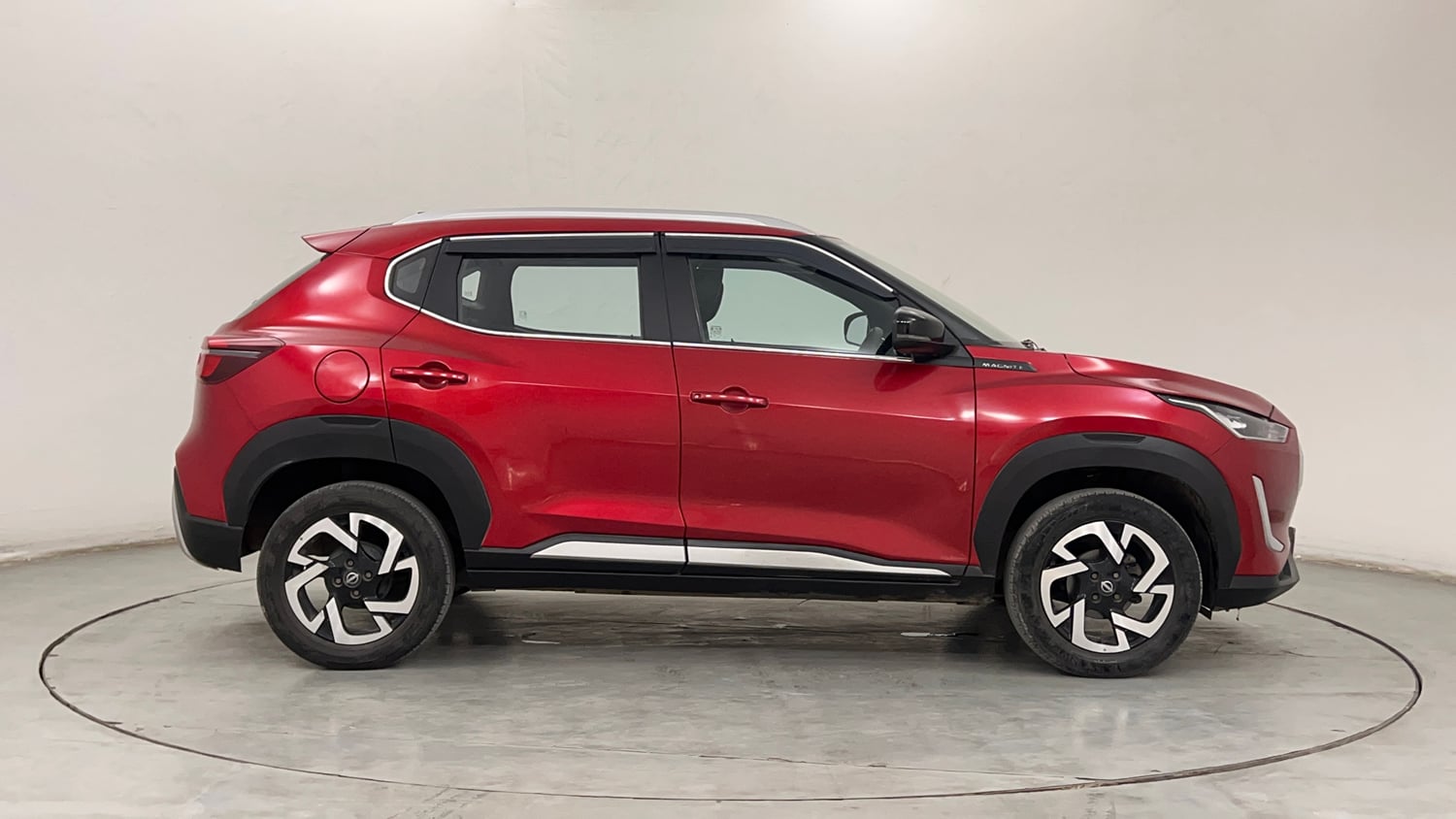 Used 2022 Nissan Magnite XV Executive Petrol Manual exterior RIGHT SIDE VIEW