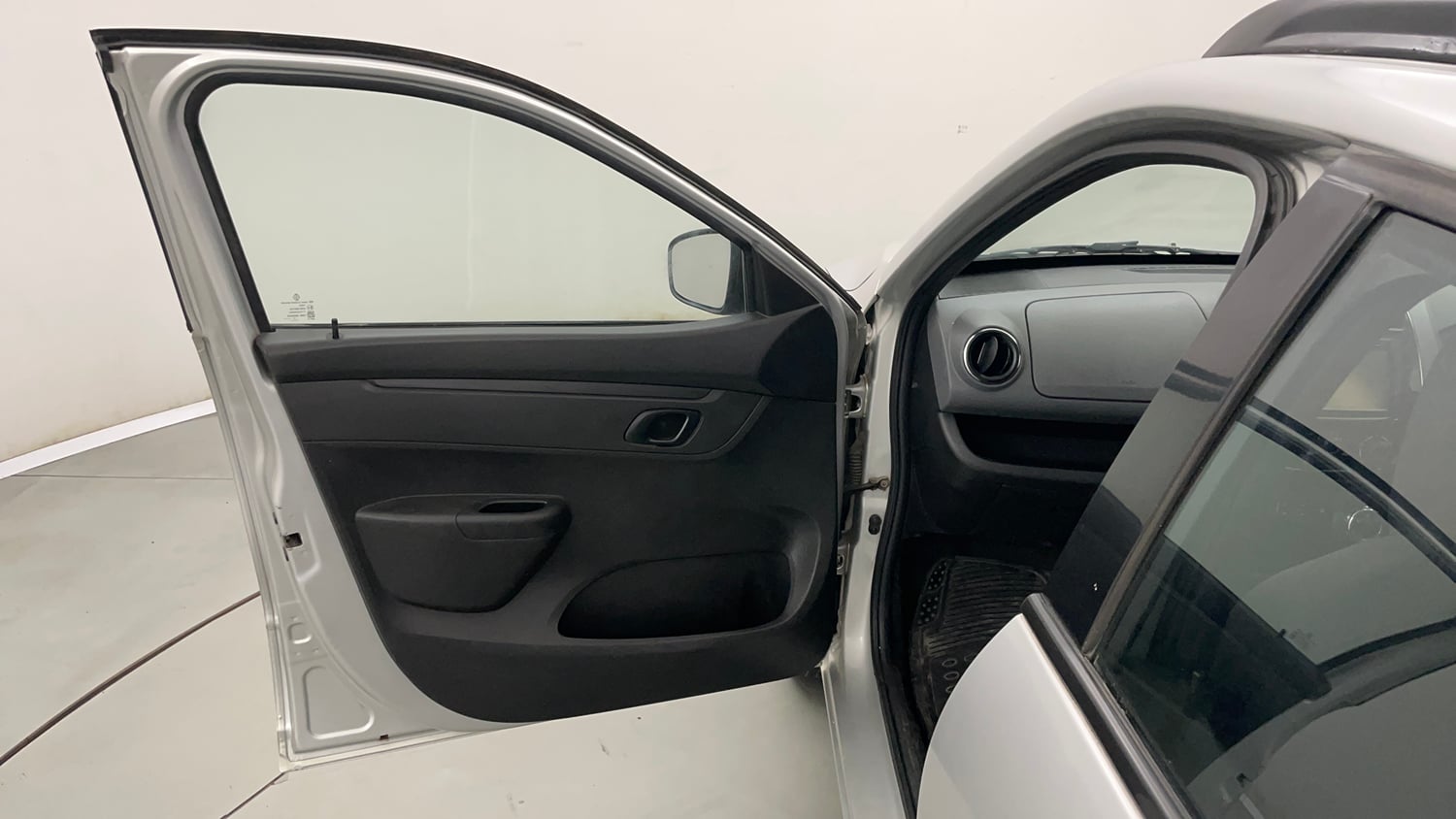 Used 2018 Renault Kwid 1.0 RXT AMT Opt Petrol Automatic interior LEFT FRONT DOOR OPEN VIEW