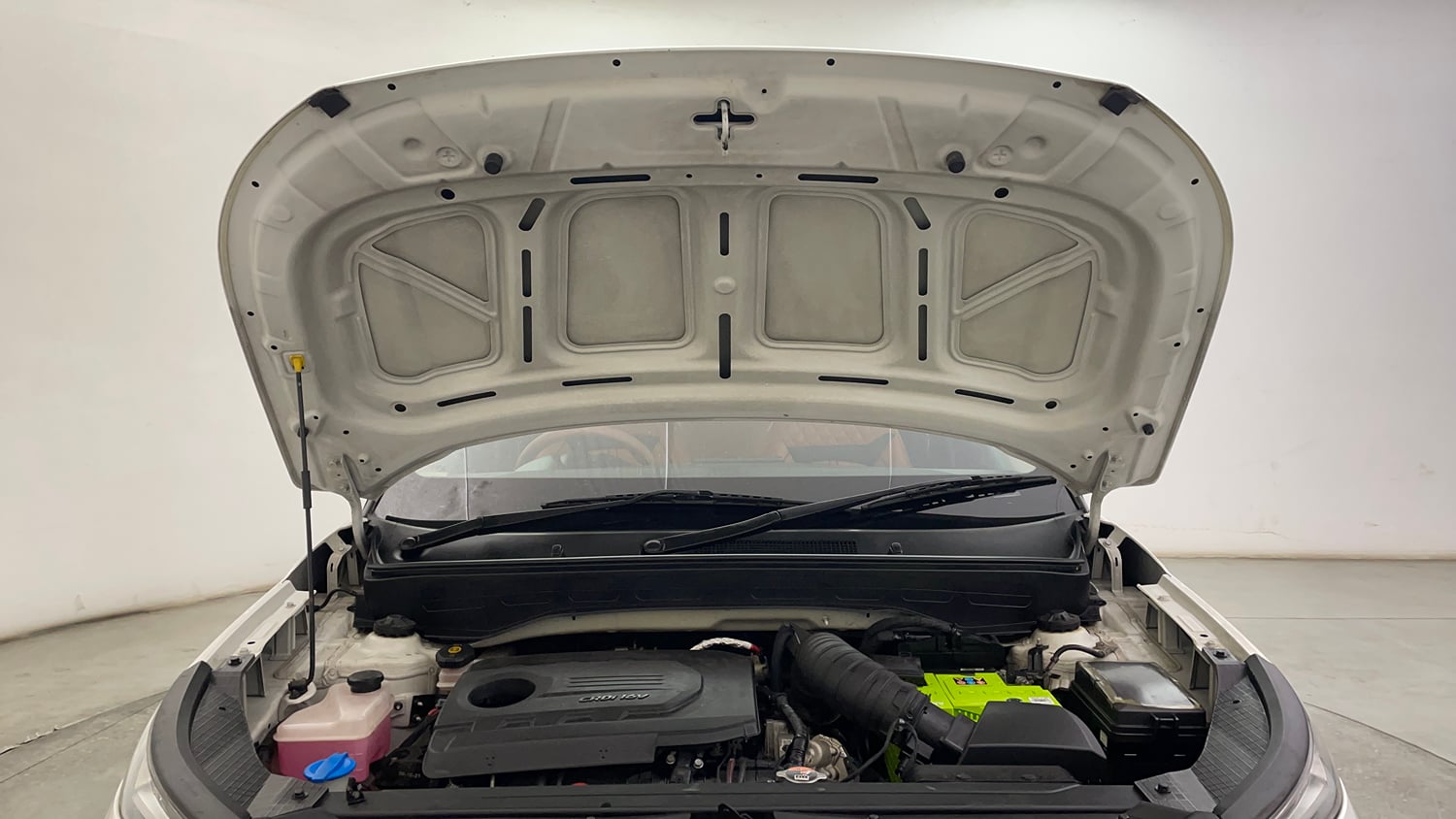 Used 2022 Hyundai Venue SX 1.5 CRDi Diesel Manual engine ENGINE & BONNET OPEN FRONT VIEW