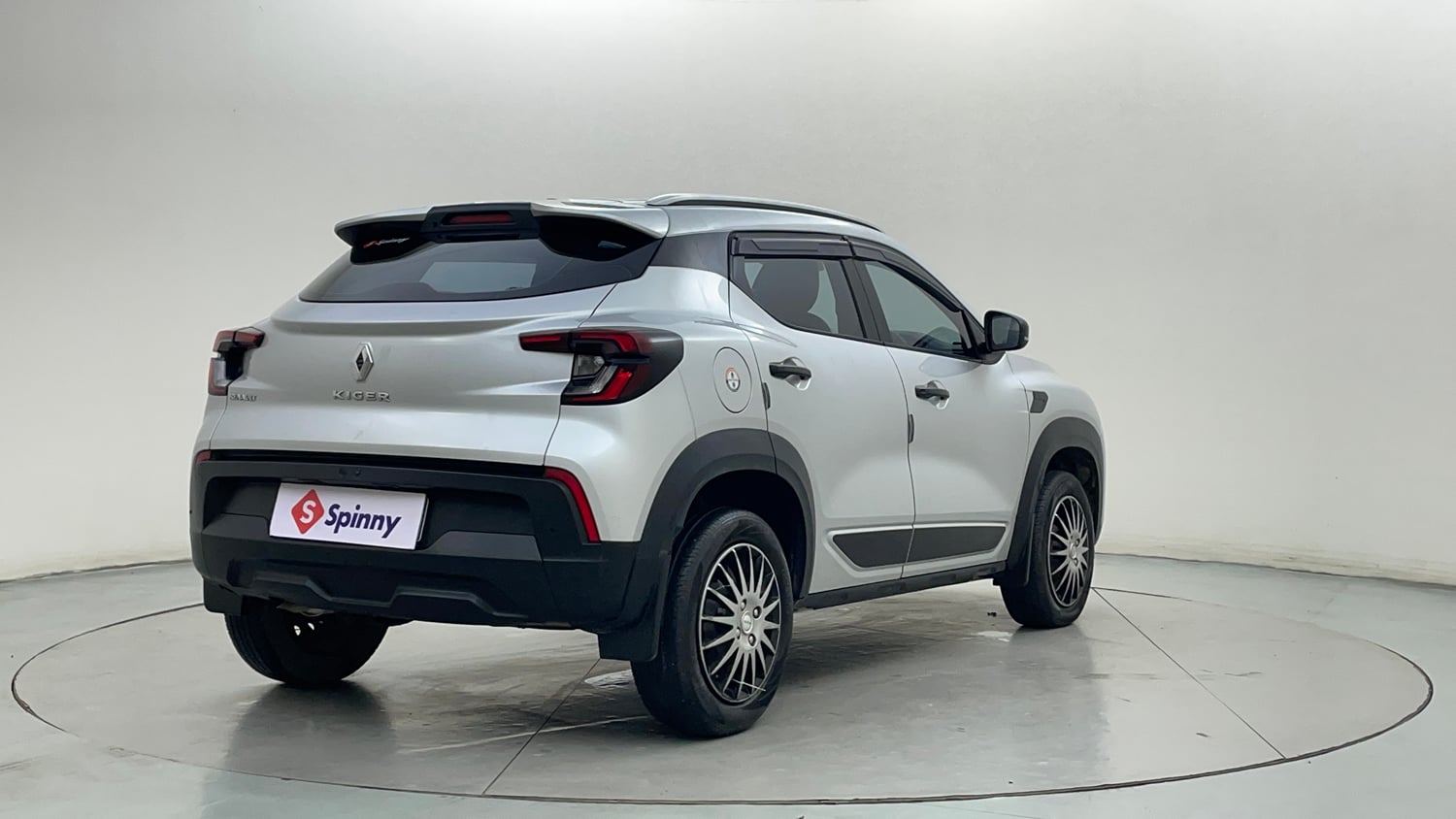 Used 2022 Renault Kiger RXE MT Petrol Manual exterior RIGHT REAR CORNER VIEW