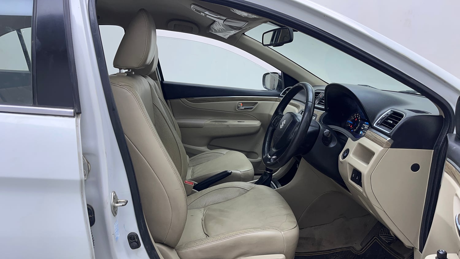 Used 2020 Maruti Suzuki Ciaz Alpha Hybrid 1.5 AT Petrol Automatic interior RIGHT SIDE FRONT DOOR CABIN VIEW