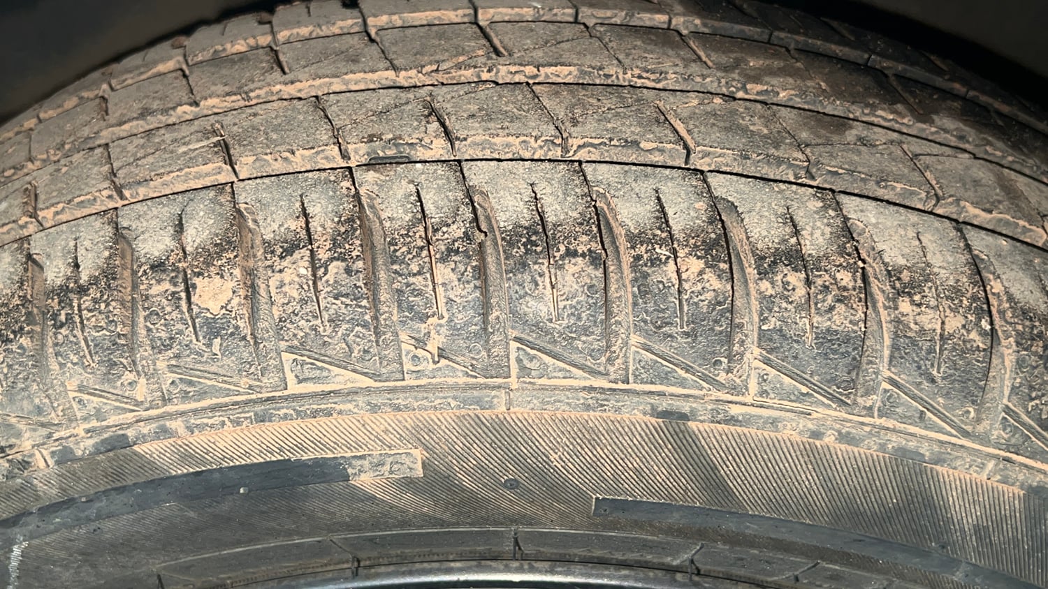 Used 2021 Renault Kwid CLIMBER 1.0 Opt Petrol Manual tyres LEFT REAR TYRE TREAD VIEW