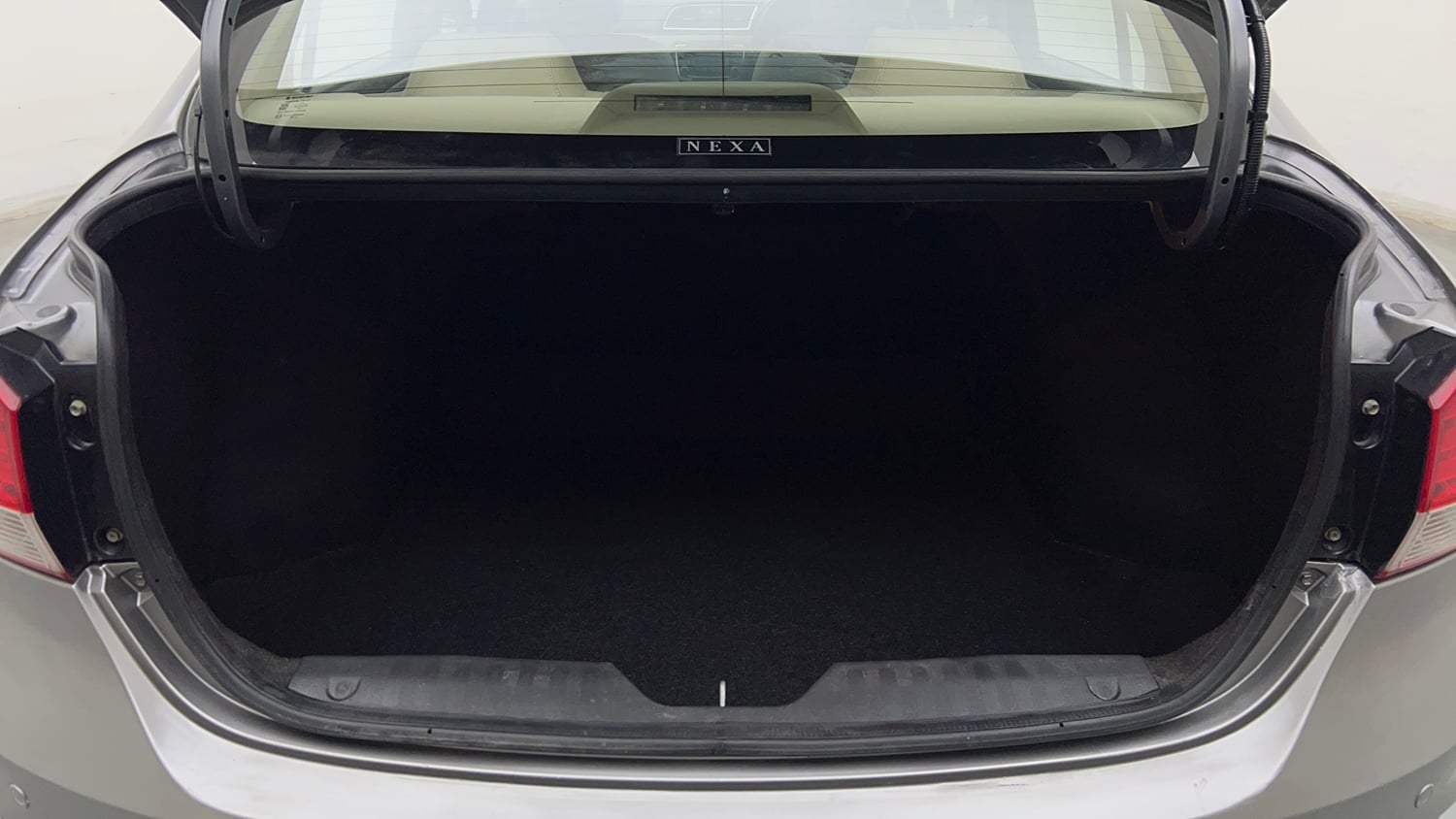 Used 2019 Maruti Suzuki Ciaz Sigma Hybrid 1.5 Petrol Manual interior DICKY INSIDE VIEW