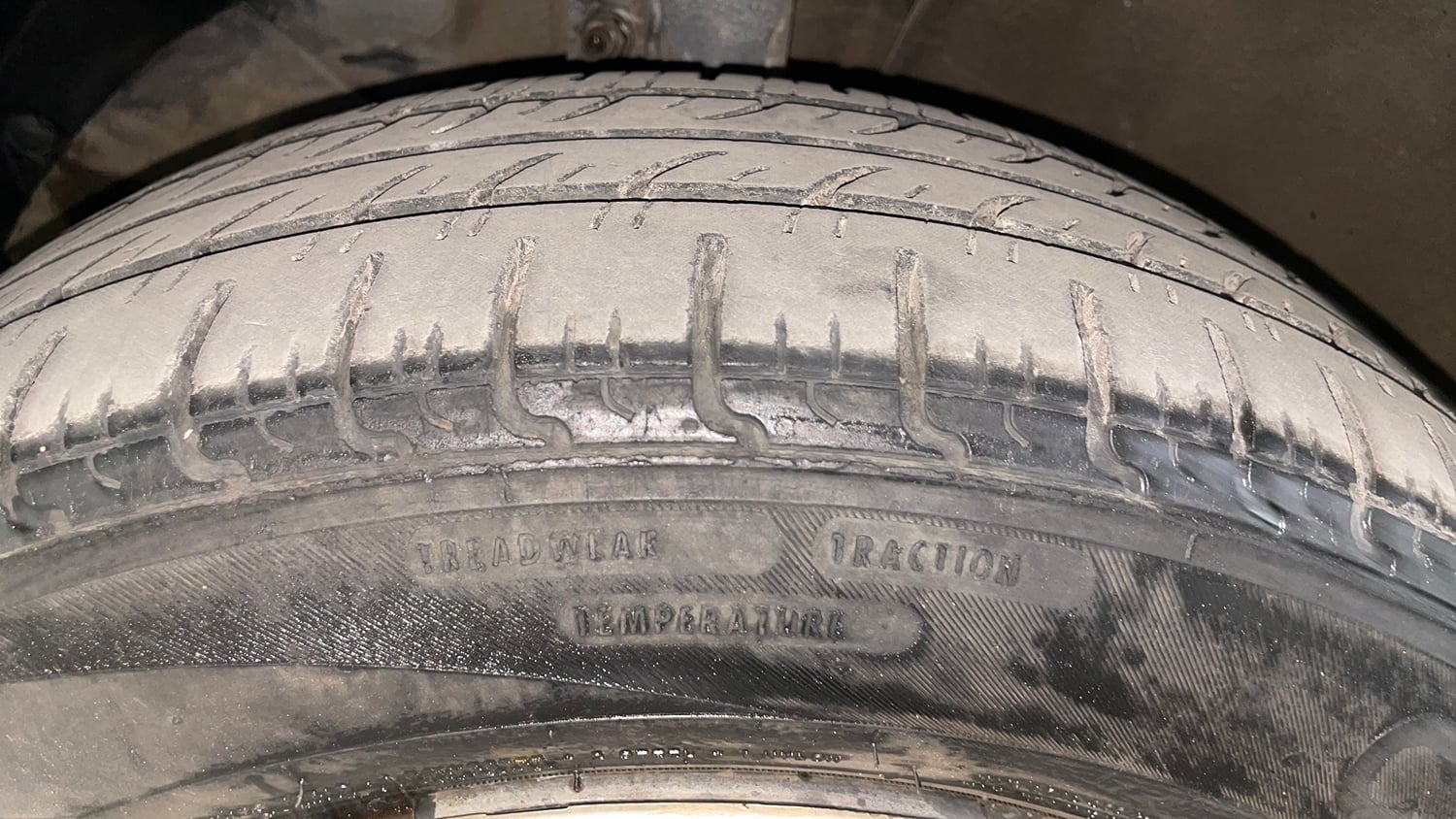 Used 2017 Maruti Suzuki Baleno Delta 1.2 Petrol Manual tyres LEFT FRONT TYRE TREAD VIEW