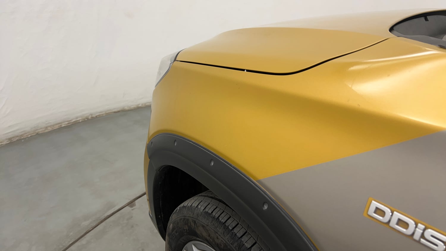 Used 2016 Maruti Suzuki Vitara Brezza ZDi+ Dual Tone Diesel Manual dents MINOR SCRATCH