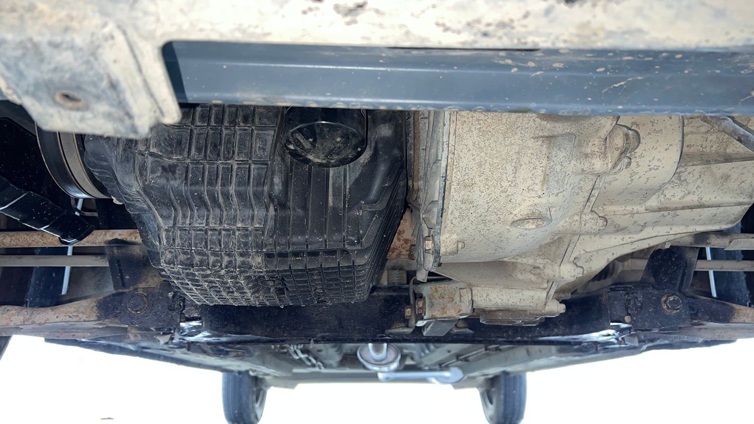 Used 2020 Renault Kwid RXL Petrol Manual extra FRONT LEFT UNDERBODY VIEW