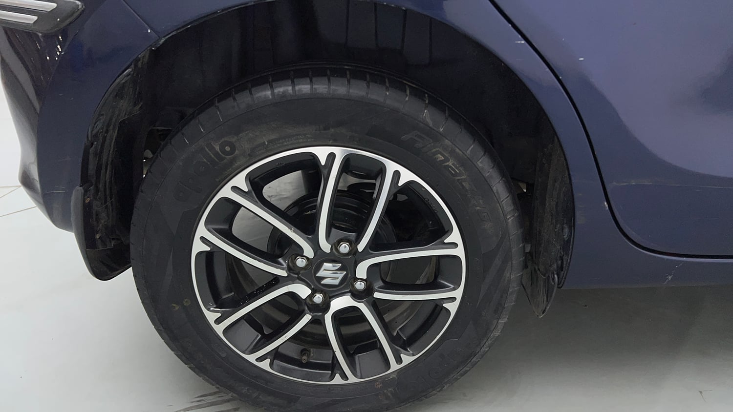 Used 2019 Maruti Suzuki Swift ZXi Plus Petrol Manual tyres RIGHT REAR TYRE RIM VIEW