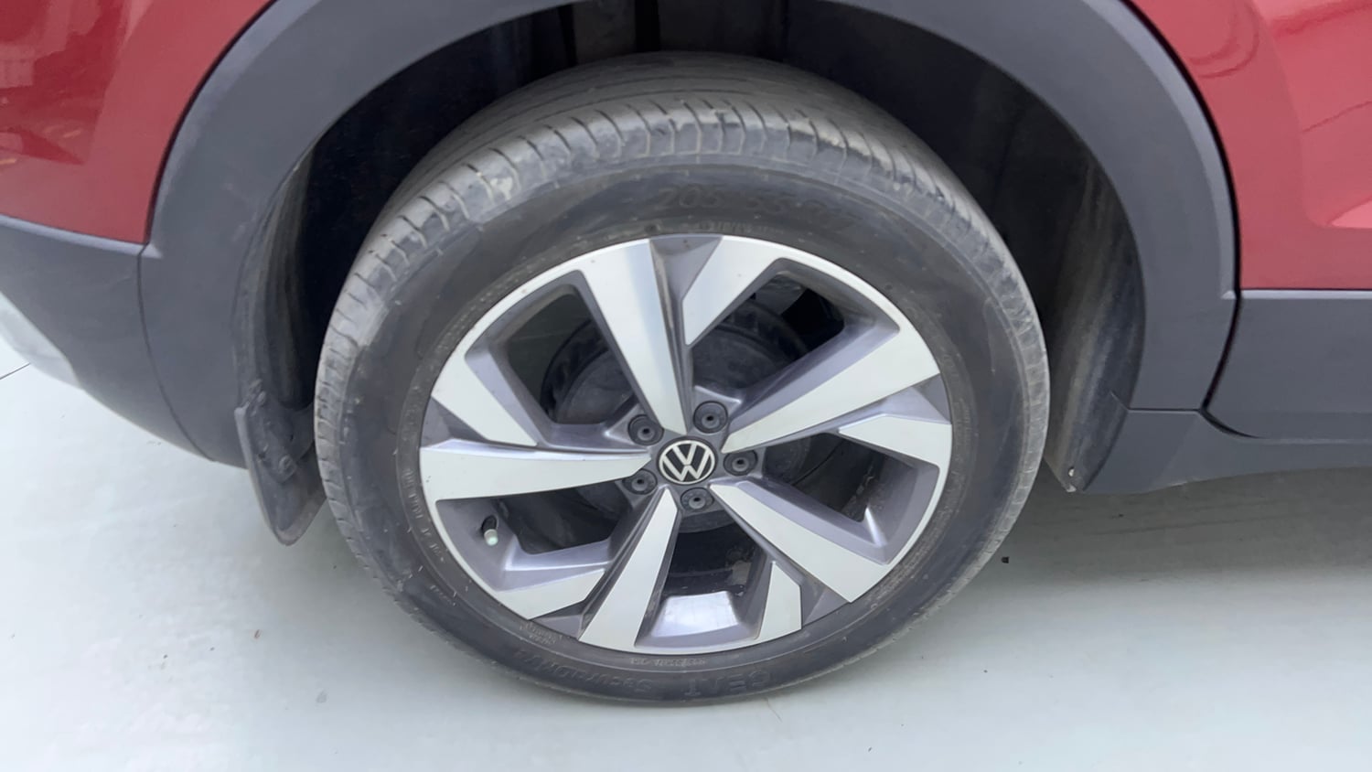 Used 2023 Volkswagen Taigun Topline 1.0 TSI MT Petrol Manual tyres RIGHT REAR TYRE RIM VIEW