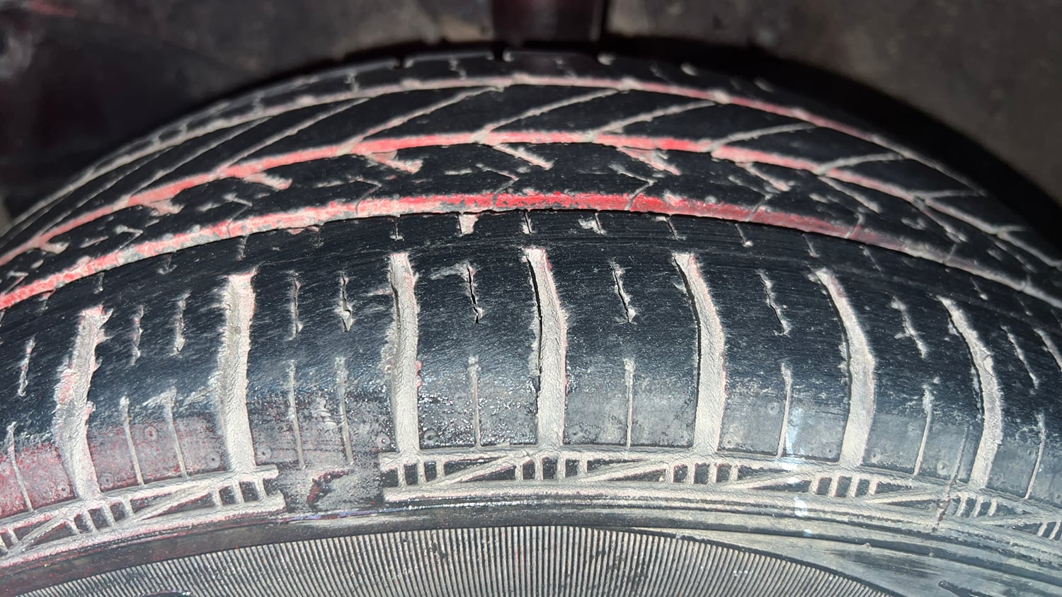 Used 2016 Honda Brio S MT Petrol Manual tyres LEFT FRONT TYRE TREAD VIEW