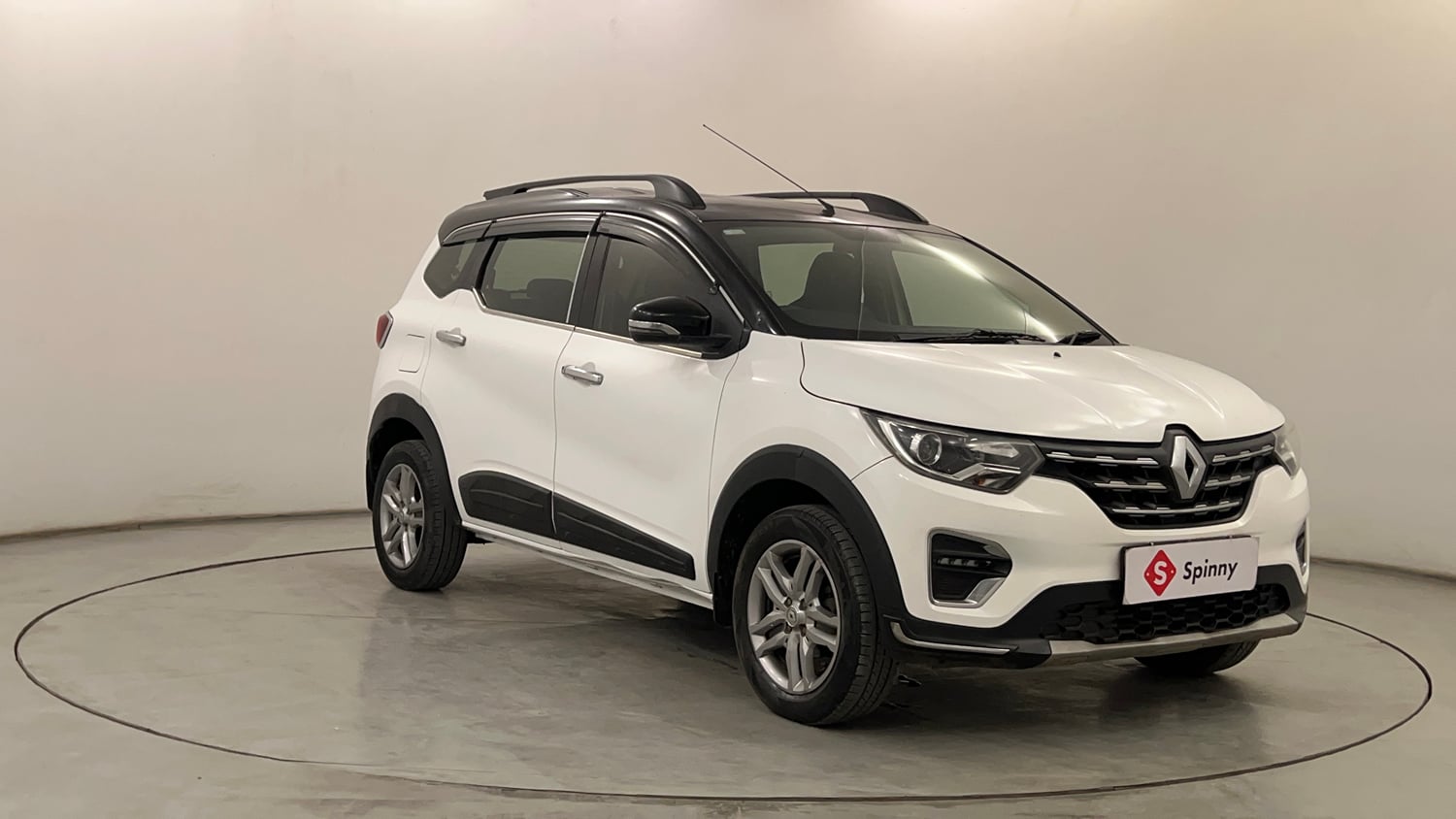 Used 2022 Renault Triber RXZ Petrol Manual exterior RIGHT FRONT CORNER VIEW