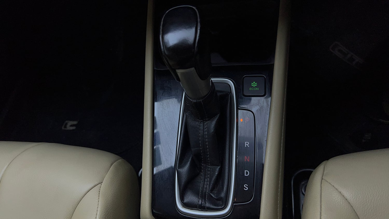 Used 2022 Honda City ZX CVT Petrol Petrol Automatic interior GEAR  KNOB VIEW