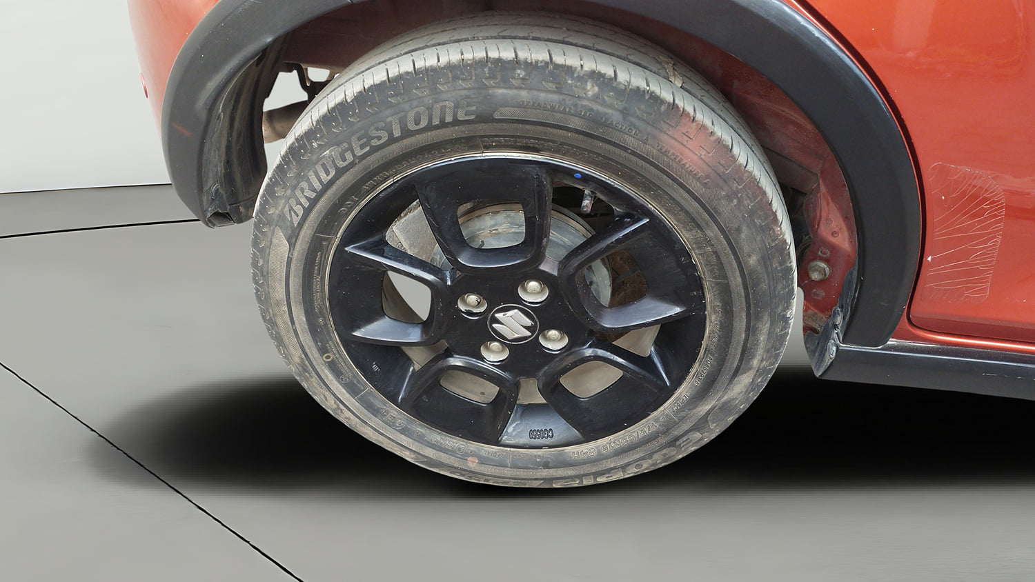 Used 2017 Maruti Suzuki Ignis Zeta 1.2 AMT Petrol Automatic tyres RIGHT REAR TYRE RIM VIEW