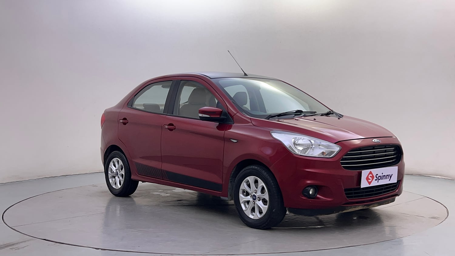 Used 2016 Ford Figo Aspire Titanium 1.2 Ti-VCT Petrol Manual exterior RIGHT FRONT CORNER VIEW